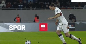 1679870751298041172.gif lux por 3.gif