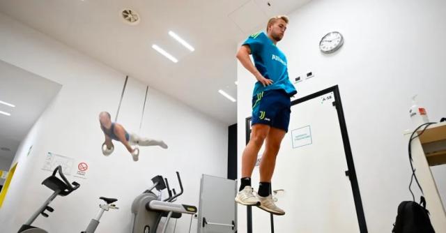 1657676593856064809.jpg 1657676452247.jpg