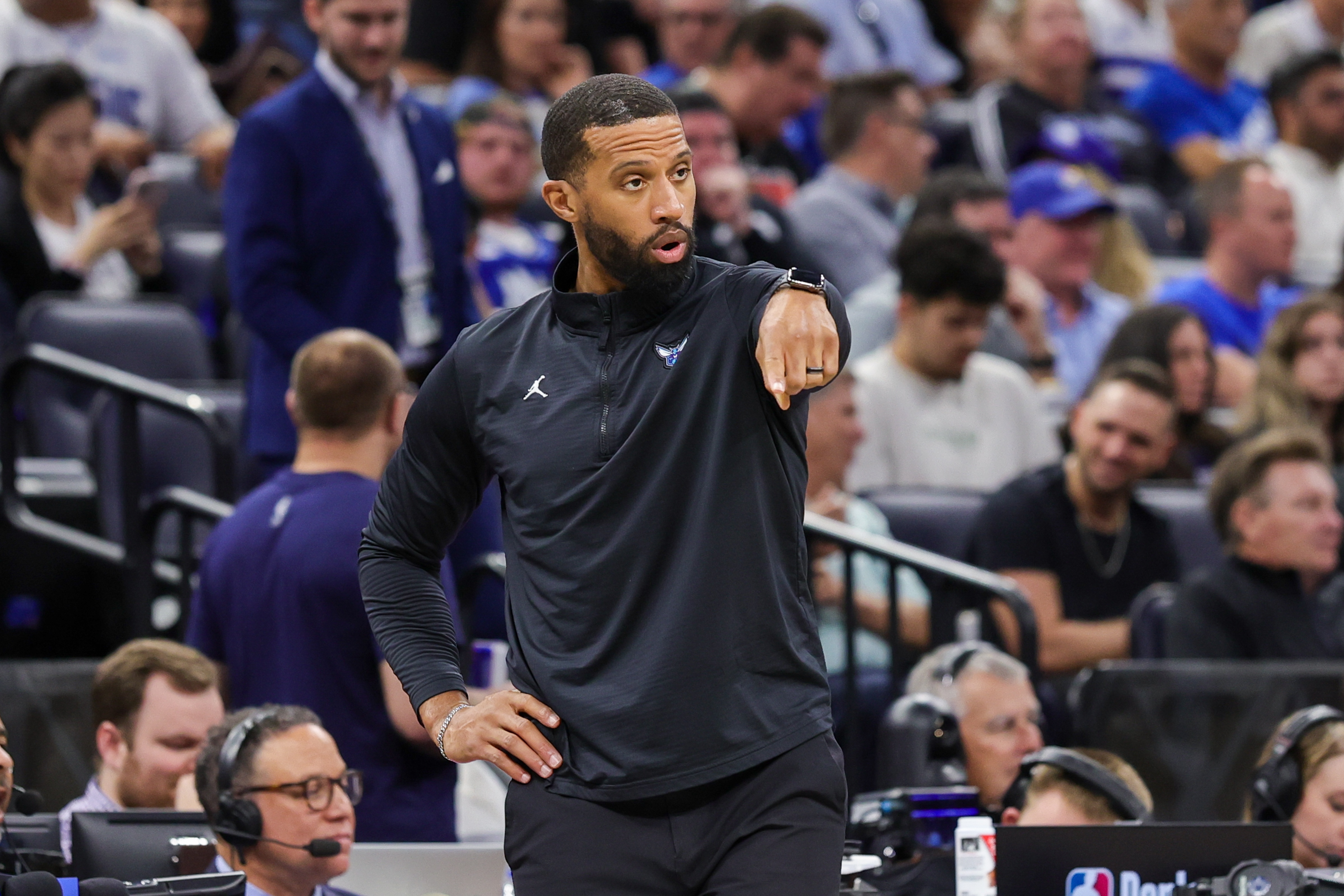 开云体育网页版-黄蜂主帅：流畅传球让进攻渐入佳境 喜欢球队攻防两端的传切配合