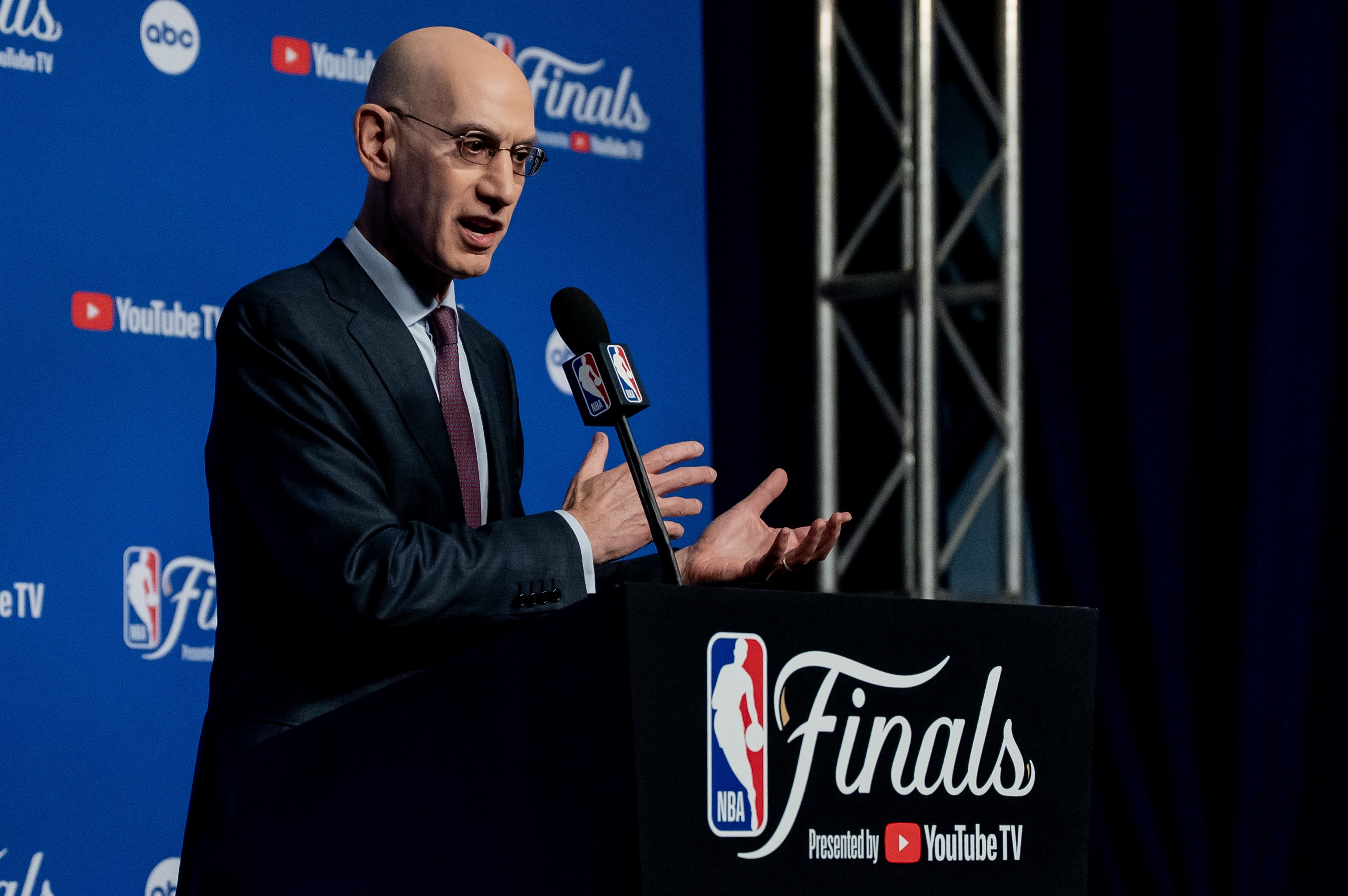 开云体育官网-赛季报销谁最惨？火箭连失两大将 ACL重灾区 巴特勒遗憾比尔唏嘘