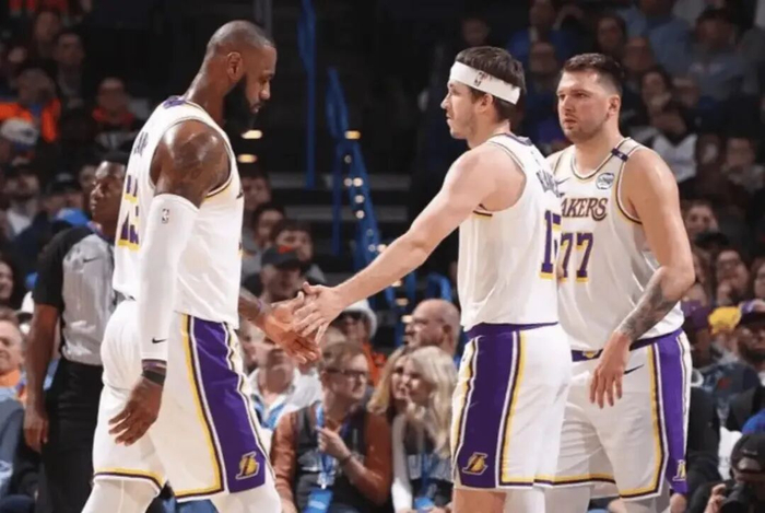 开云体育网页版-东契奇谈詹姆斯&amp;amp;里夫斯：我们都懂篮球，我们还有提升空间|湖人|骑士|卢卡-东契奇|奥斯汀·里夫斯|克利夫兰骑士队_新浪体育_新浪新闻