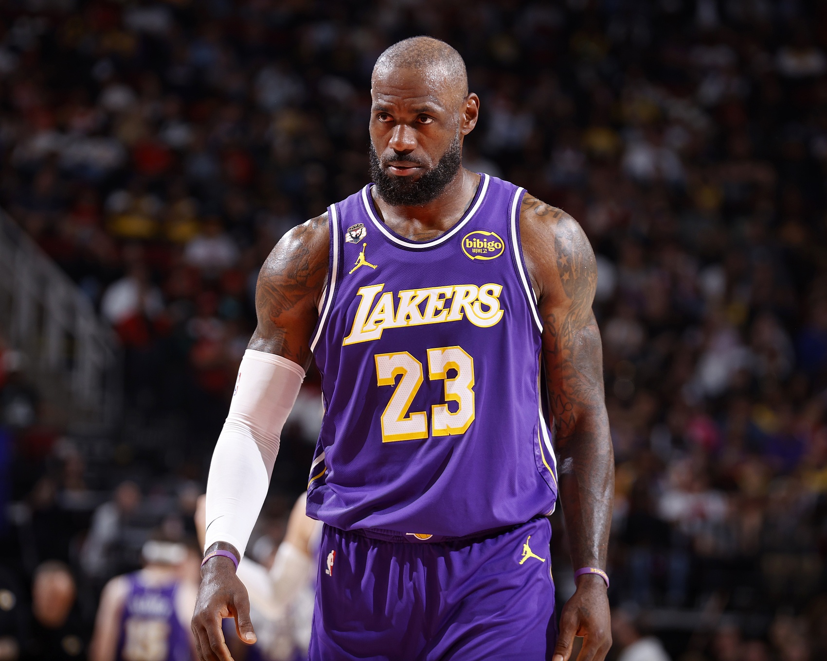 开云体育网页版-A·史密斯:湖蜜永远无法像骑蜜那样爱戴老詹 他不是科比&魔术师