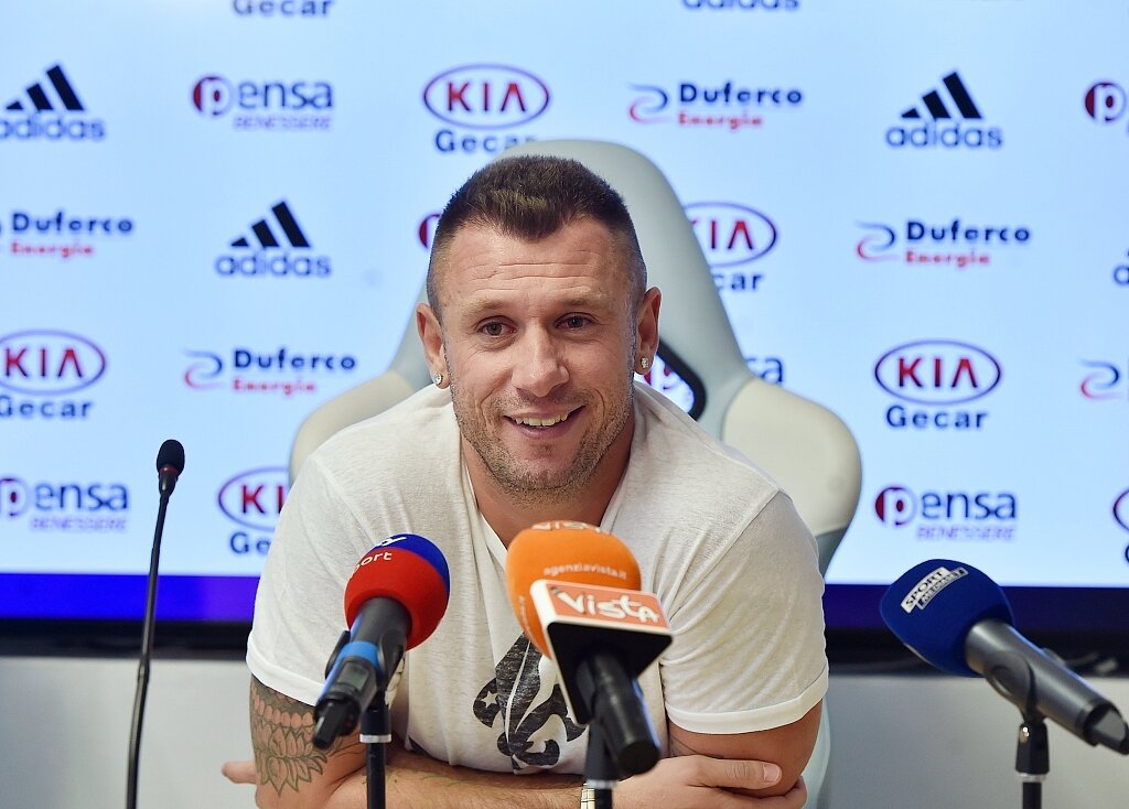 开云体育官网-卡萨诺:劳塔罗是世界最强的两三名中锋之一,齐沃的工作值得称赞