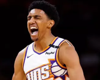 半场战罢太阳70-52领先雷霆，邓恩18分、麦凯恩9分